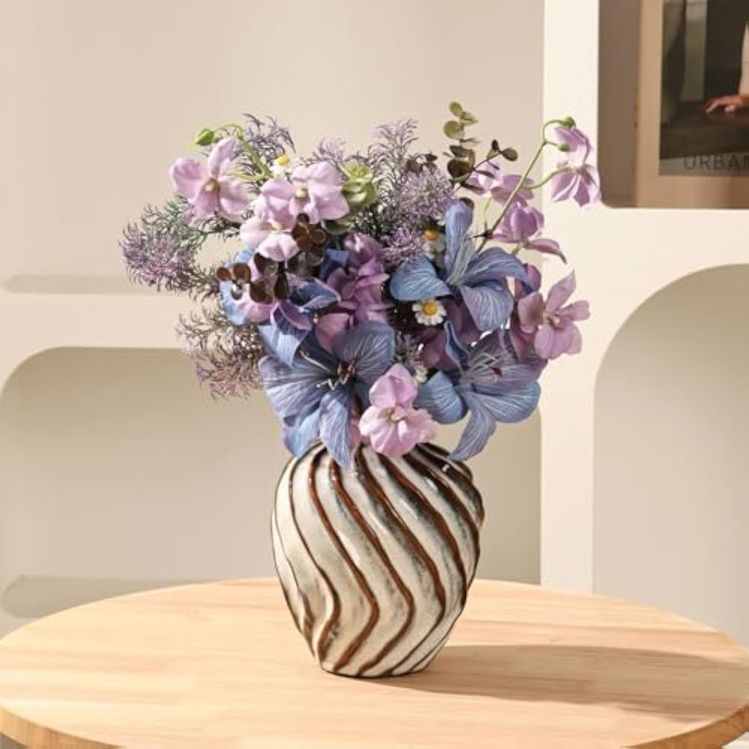 Ceramic Vase Modern Aesthetic Decorative Small Flower Vase for Home Décor