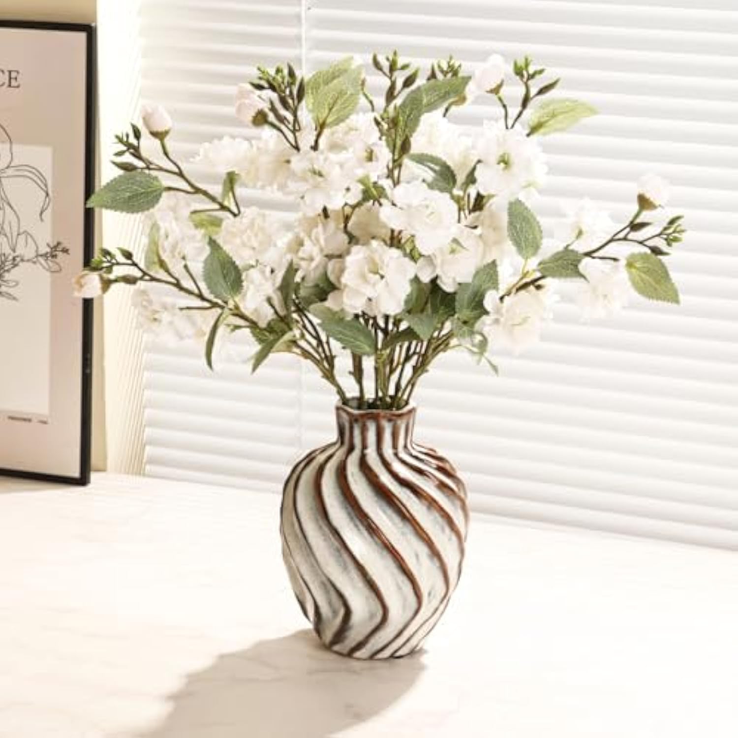 Ceramic Vase Modern Aesthetic Decorative Small Flower Vase for Home Décor